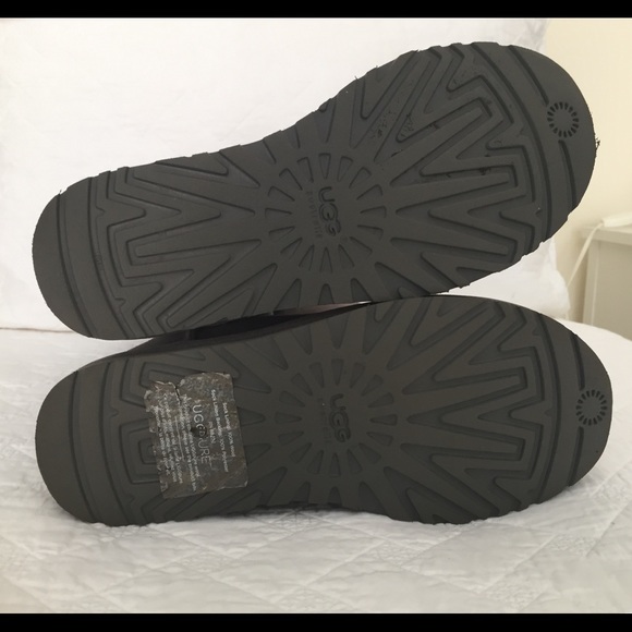 UGG Bailey Tall Grey Suede Button Boot, Size 7 - Picture 8 of 8